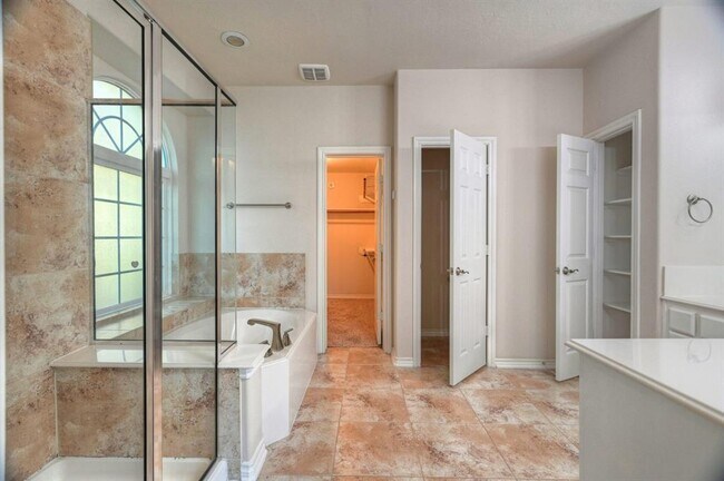 Building Photo - 8334 Cape Royal Dr
