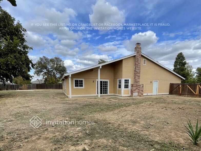 Building Photo - 8571 Fairlawn Ct