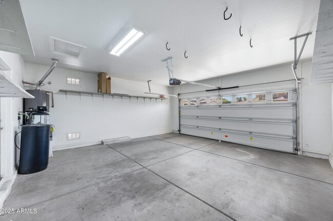 Building Photo - 11207 N 165th Ave