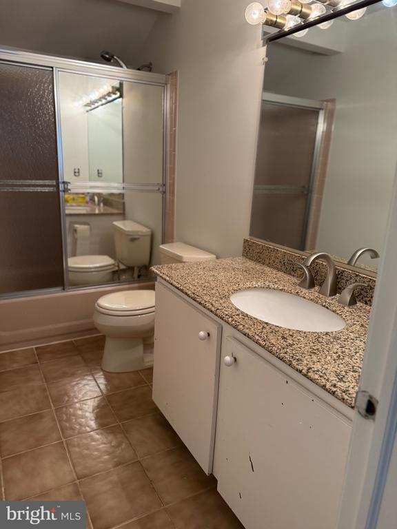 Building Photo - 4 Hazelhurst Dr