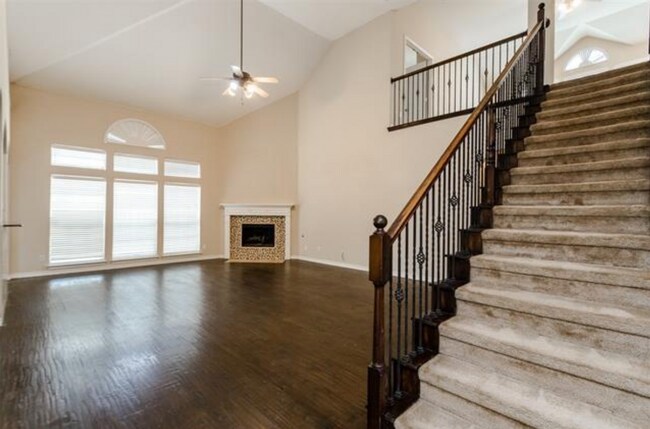 Building Photo - 107 Pinedale Dr