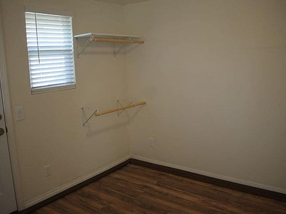 Building Photo - Sweet home