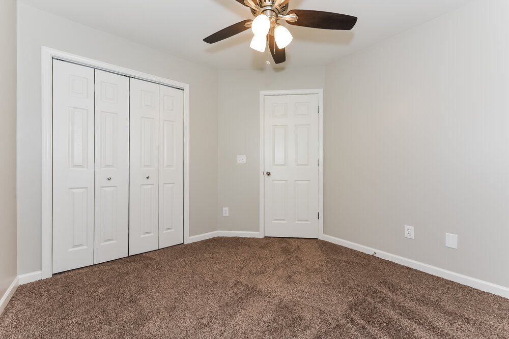 Building Photo - 1046 Golf View Way