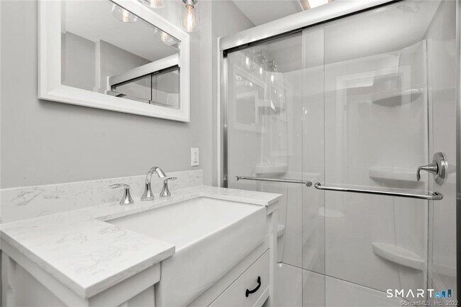 Building Photo - 5 Turtleback Ln