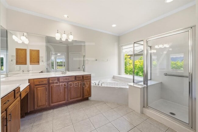 Building Photo - 808 Armstrong Dr