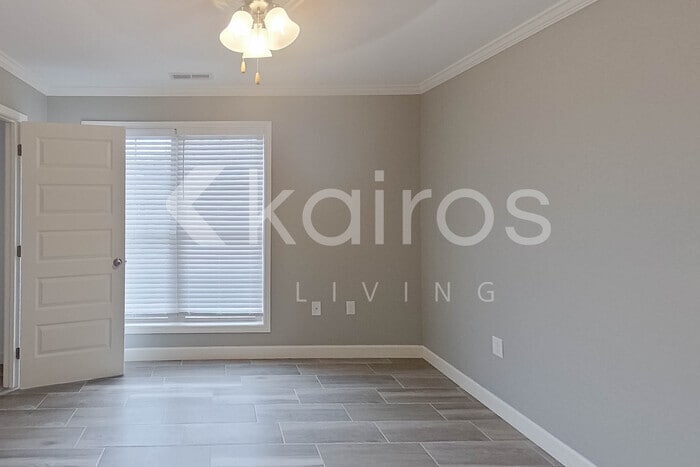 Building Photo - 93 Old Orchard Rd