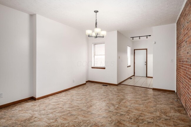 Building Photo - 846 Oak St