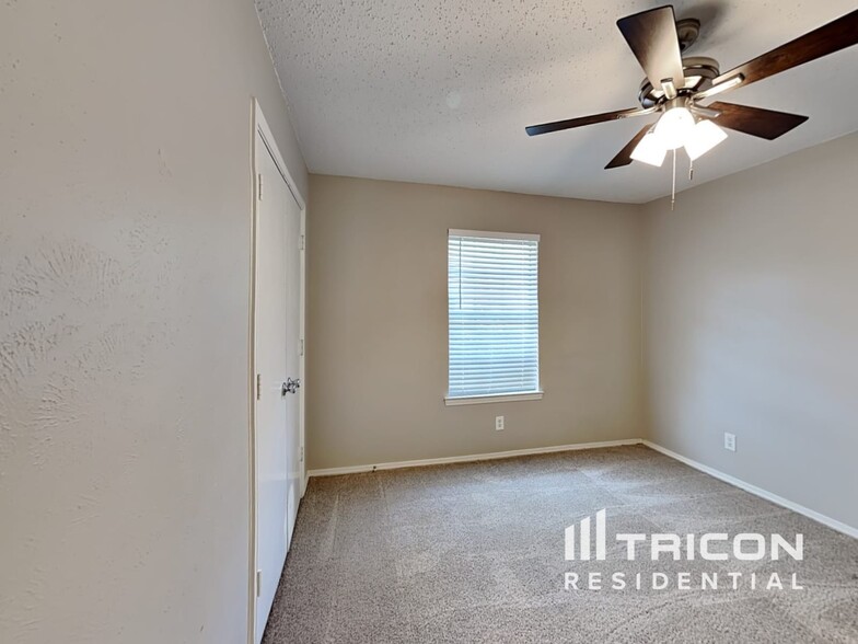 Building Photo - 611 Madison Ct