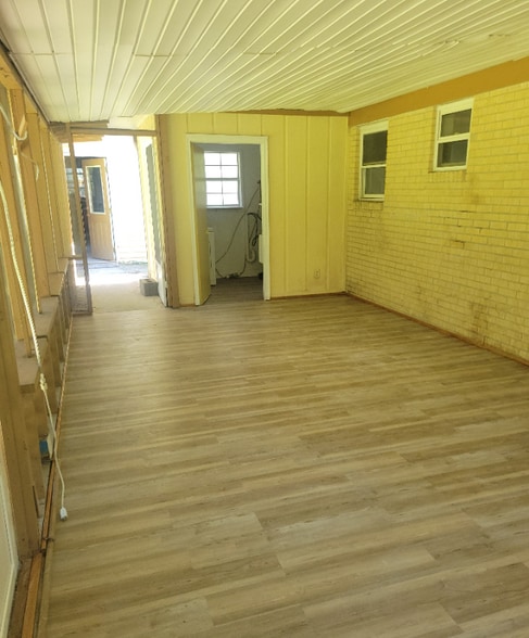 Building Photo - 6590 Dewrell Square