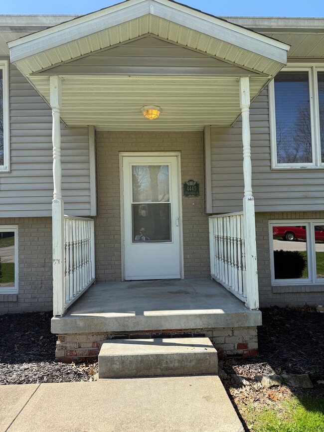 Building Photo - 3 BR / 3 BA Single-family home near Ellett...