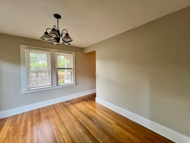 Building Photo - 51 Alger Ave