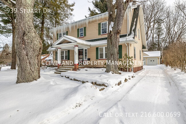 Building Photo - 939 Stuart Dr