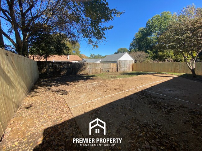 Building Photo - 3796 St Elmo Ave