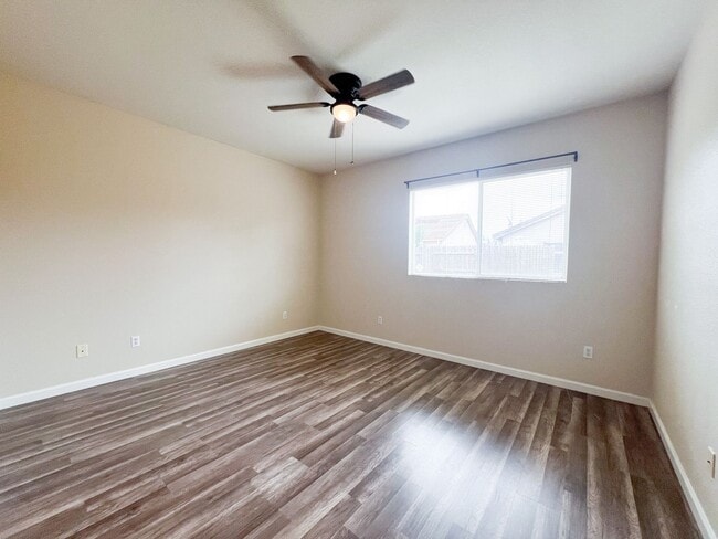 Building Photo - Beautiful 3 Bed, 2 Bath Home