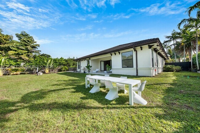 Building Photo - 12790 SW 91 Ave