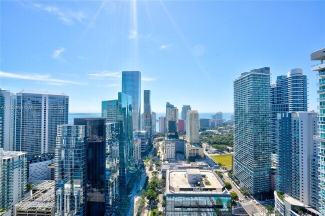 Building Photo - 1060 Brickell Ave
