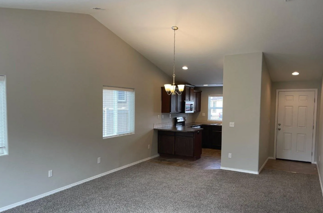 Building Photo - Updated Home In Nampa!