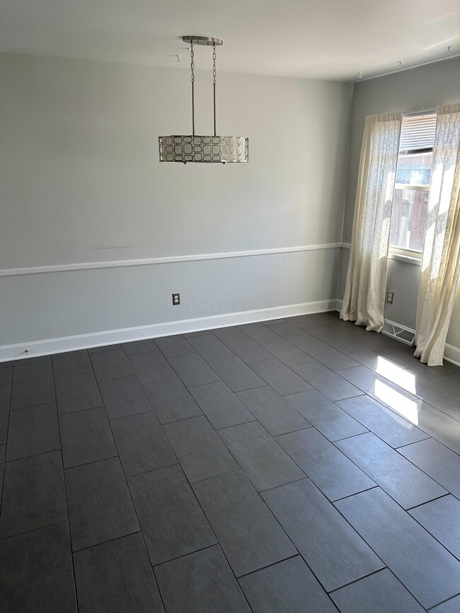 Building Photo - 4865 Dierker Rd