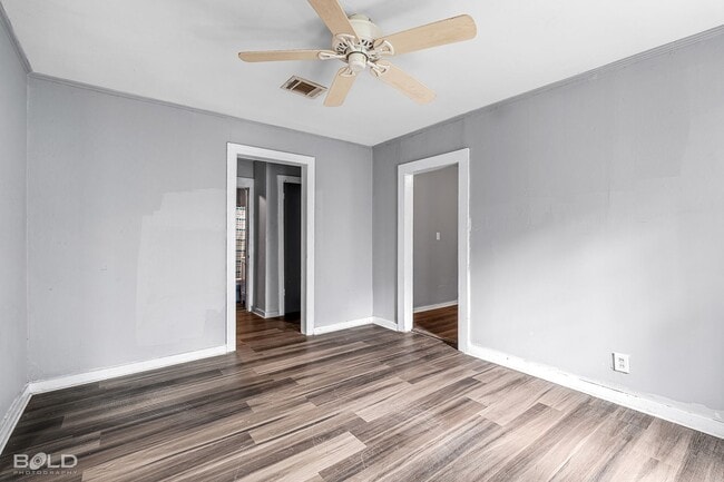 Building Photo - 1954 State St