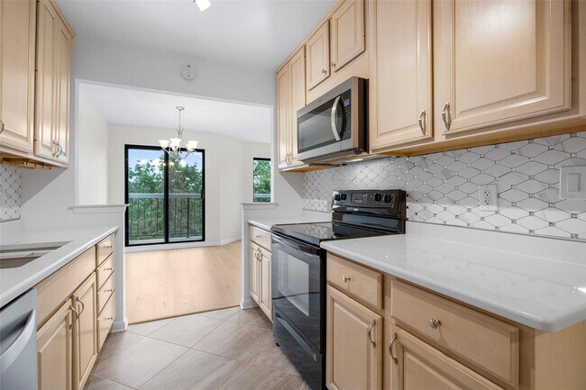 Building Photo - 200 High Point Dr