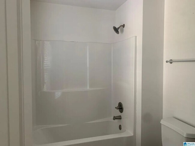 Building Photo - 2 Bed & 2.5 bath townhome  located in Oxford on the golf course