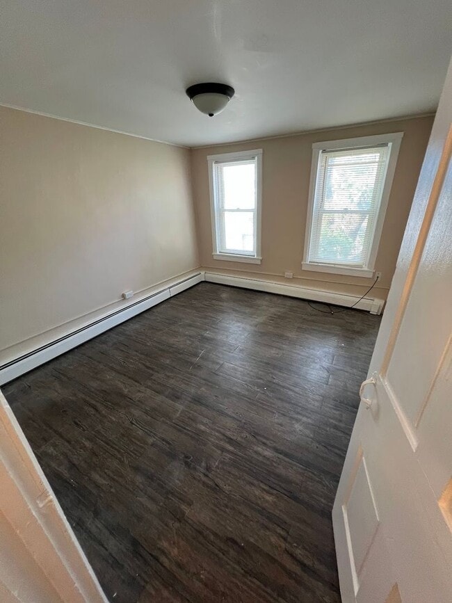 Building Photo - Charming 3 Bedroom 2 Bathroom House near RACC