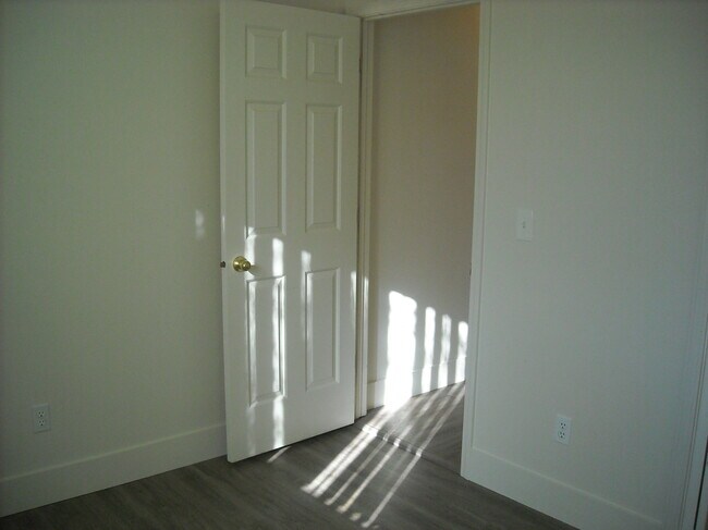 Building Photo - 11089 W Palm St