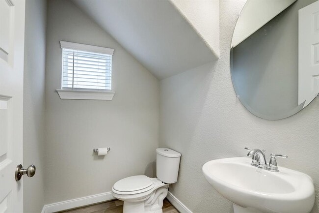 Building Photo - 9838 Magnolia Village Ln