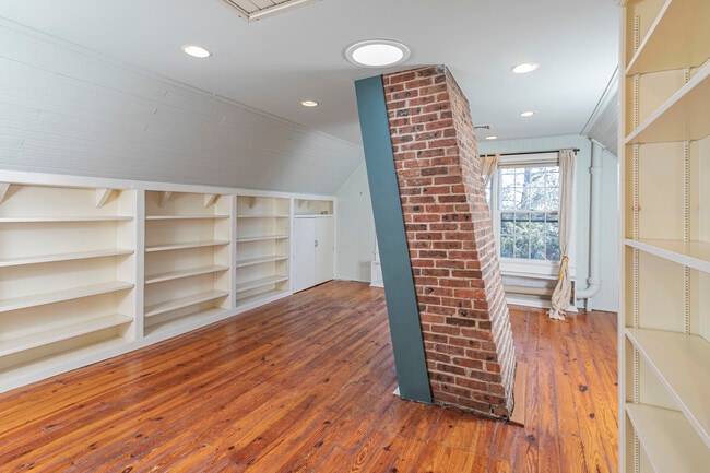 Building Photo - 54 Hodge Rd