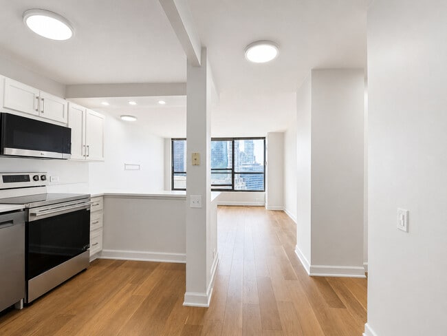 Building Photo - 405 N Wabash Ave