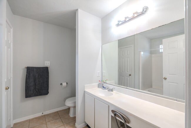 Building Photo - 914 Parsonfield Ct