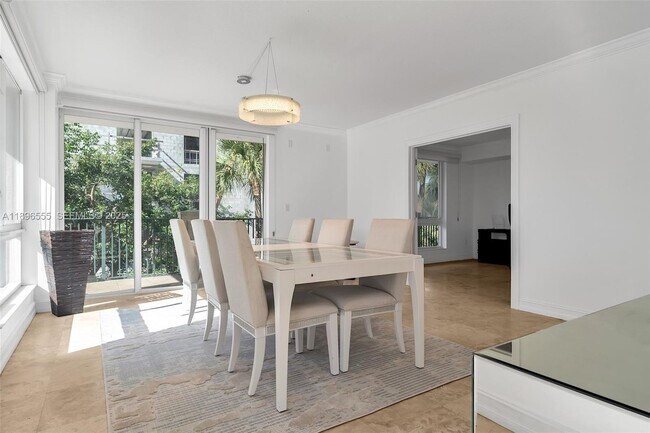 Building Photo - 9 NE 20th Ave