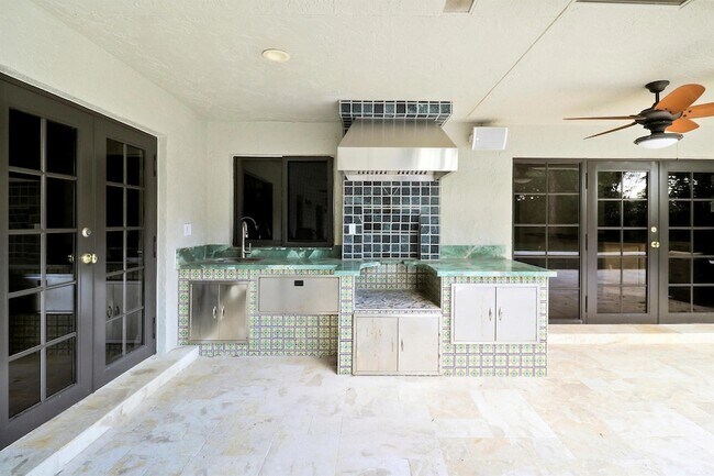 Building Photo - 67 Pacer Cir