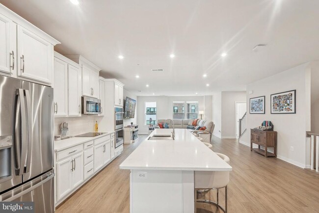 Building Photo - 4610 Olivine Dr