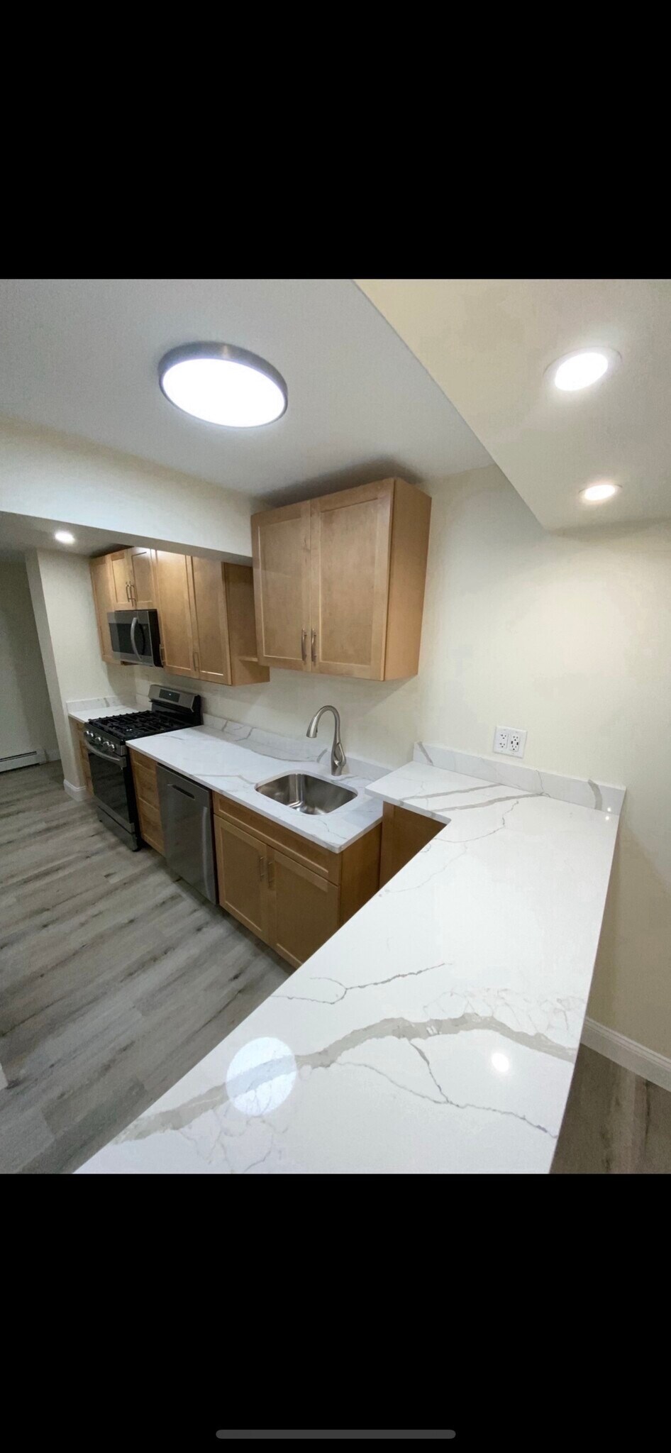 Building Photo - 26 Hazelwood St