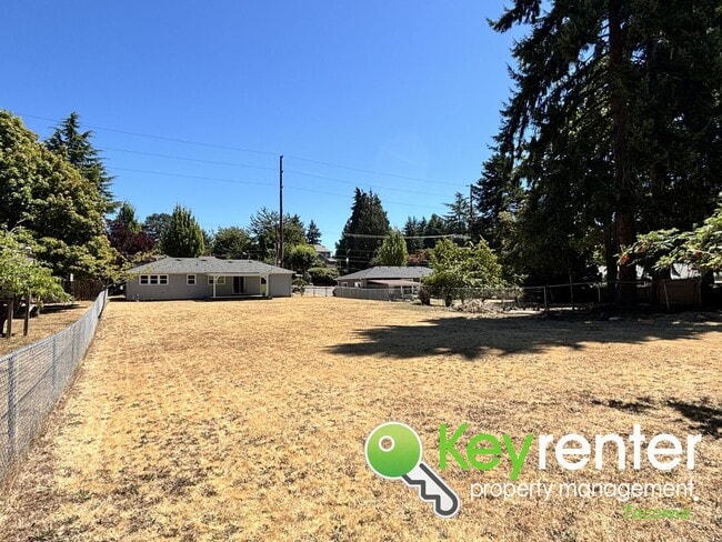 Building Photo - Updated 3 Bedroom Home with Huge Backyard ...