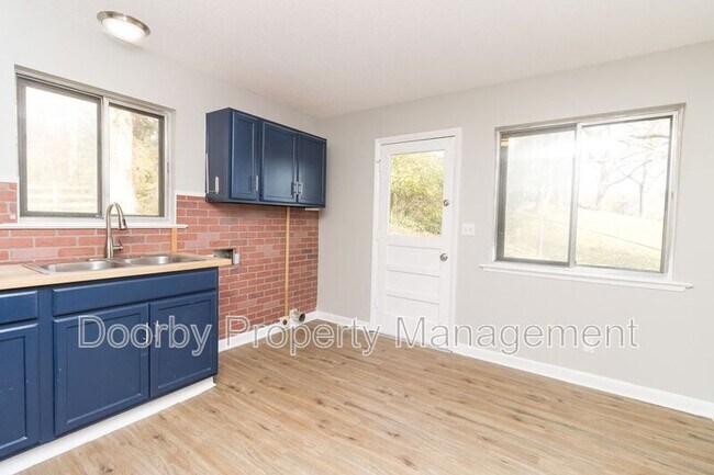 Building Photo - 3600 Oakland Terrace