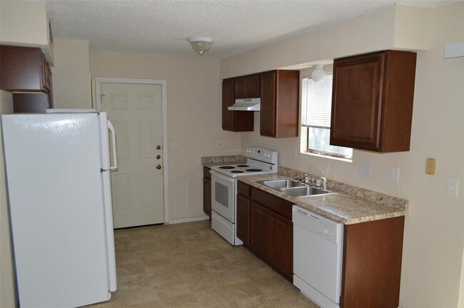 Building Photo - 9023 Sawtooth Ln