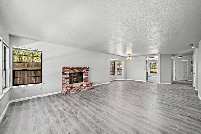 Building Photo - 7456 Santa Susana Way