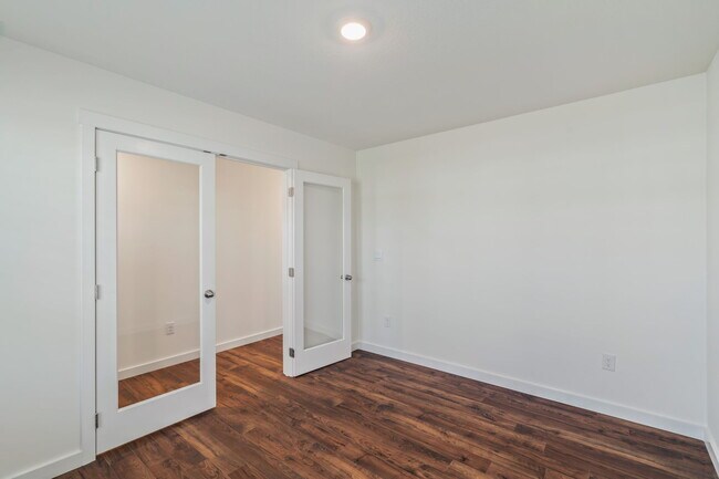 Building Photo - 7650 Belhaven Ln