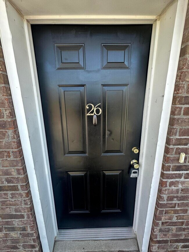 Building Photo - 6 Hudson Hollow Road