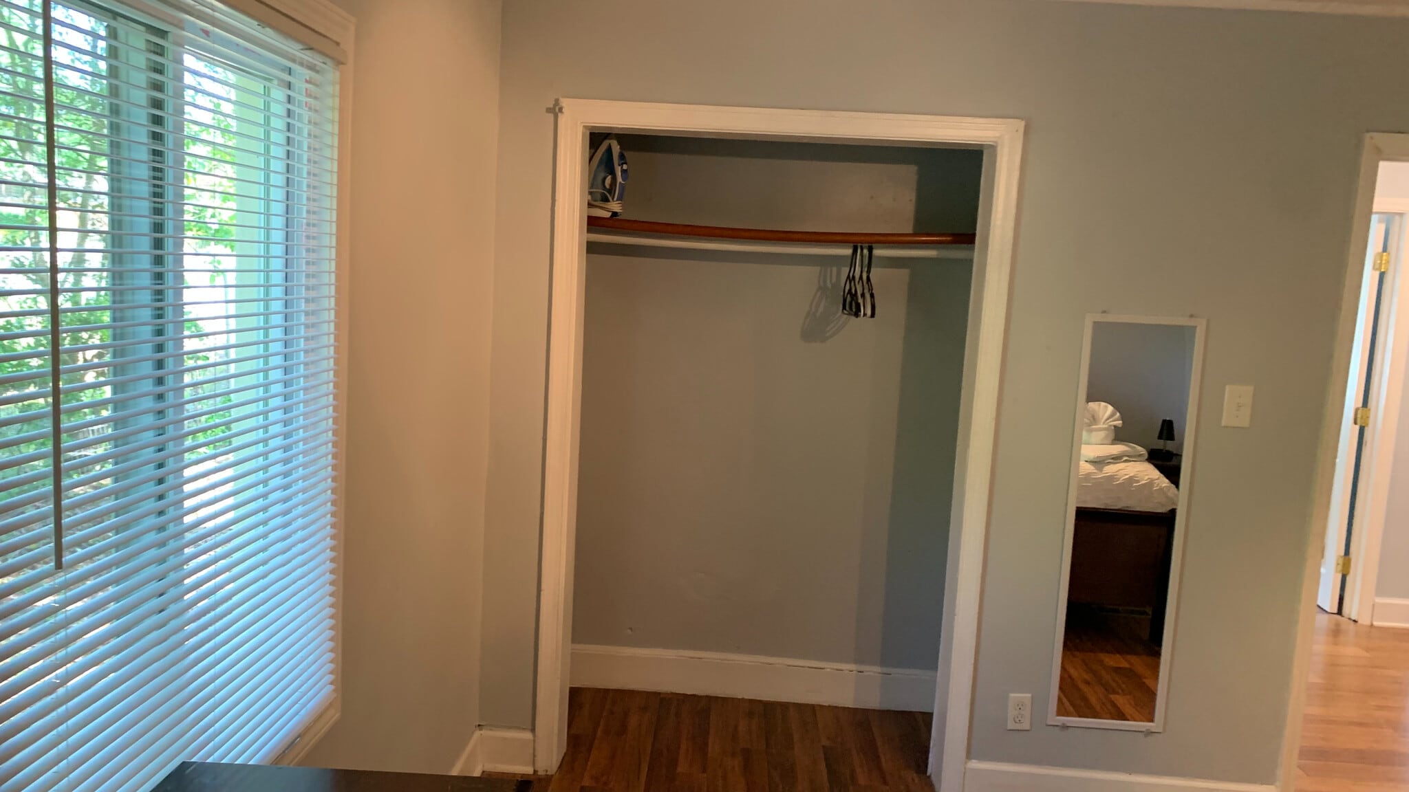 Building Photo - Room in House on E Cornwallis Rd