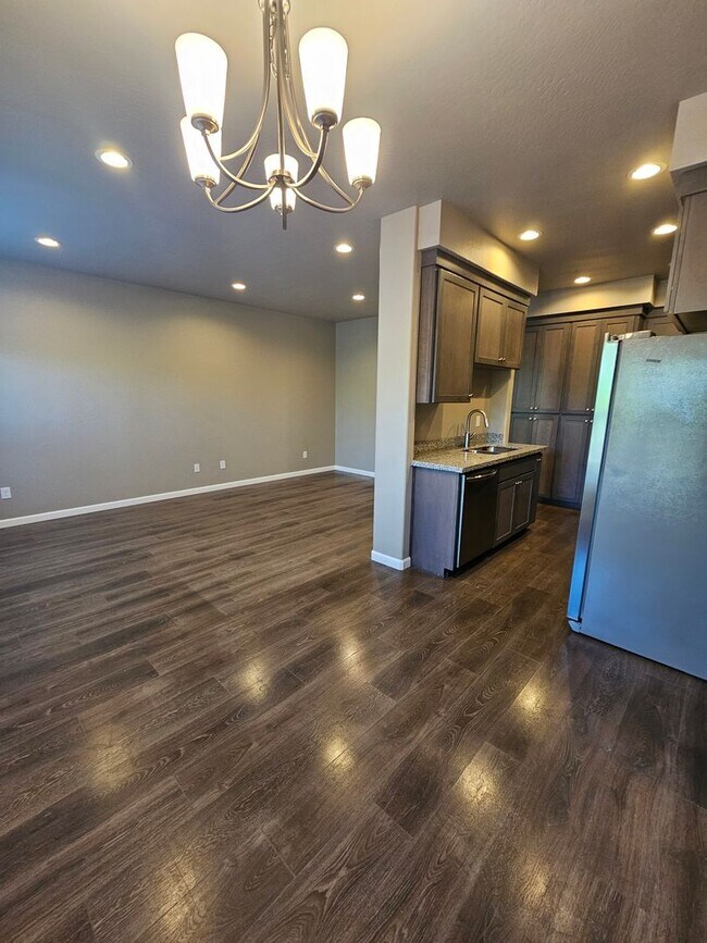 Building Photo - 3593 Juanipero Way