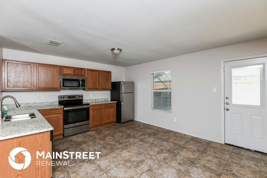 Building Photo - 8106 Stowe Springs Ln