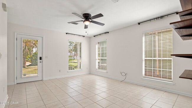 Building Photo - 5625 S Lagoon Dr
