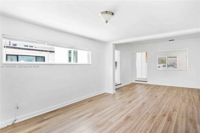 Building Photo - Southwest 26th Street, Miami, FL 33133 - 3 BR 2 BA single-family home