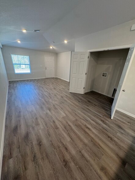 Building Photo - 12007 Henley Ave