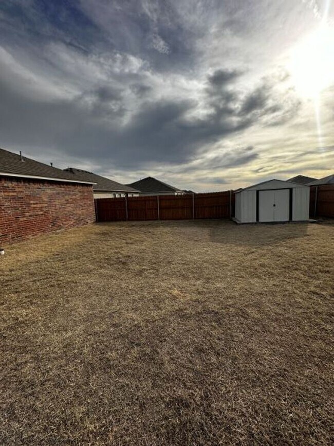 Building Photo - Open Floor Plan - Great Location - Putnam City Schools