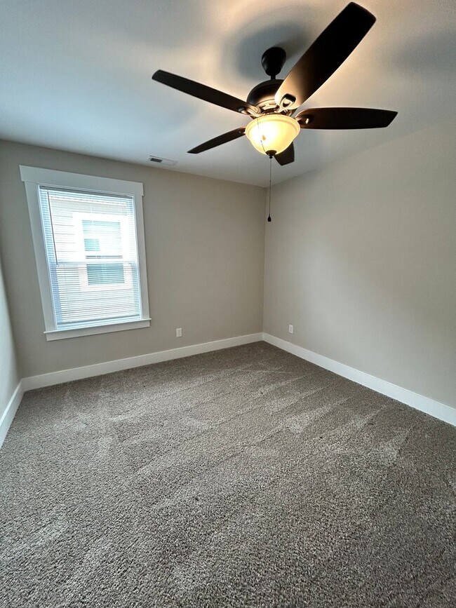Building Photo - Beautiful New Build 4 Bed, 2.5 Bath, 2 Car Garage - Community Pool & Walking Trail!