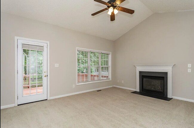 Building Photo - 3 Bedroom Ranch Near NCSU